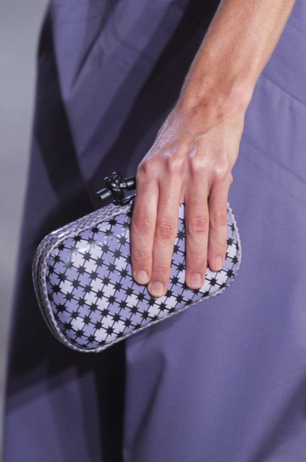 مجموعة “بوتيغا فينيتا” للأزياء لربيع وصيف 2018 !