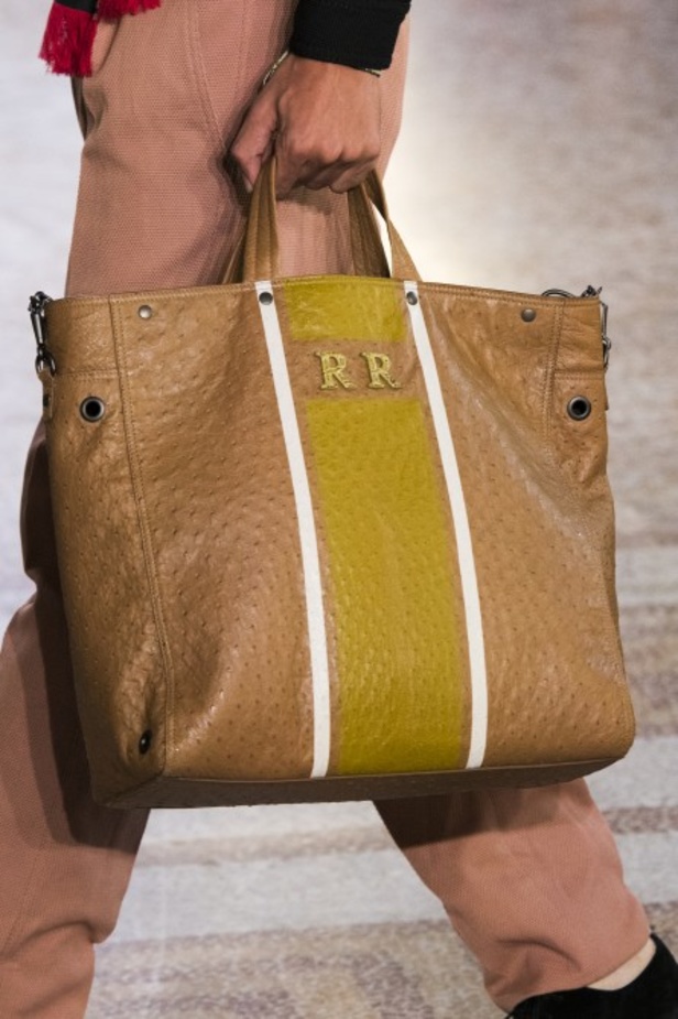 مجموعة “بوتيغا فينيتا” للأزياء لربيع وصيف 2018 !