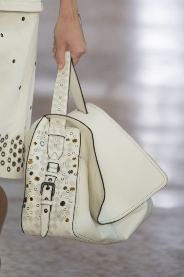 مجموعة “بوتيغا فينيتا” للأزياء لربيع وصيف 2018 !