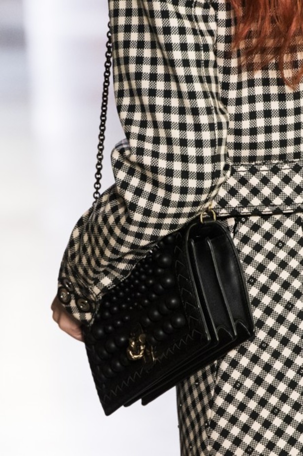 مجموعة “بوتيغا فينيتا” للأزياء لربيع وصيف 2018 !