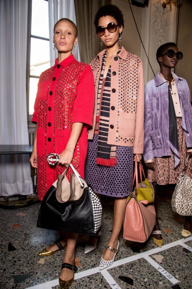 مجموعة “بوتيغا فينيتا” للأزياء لربيع وصيف 2018 !