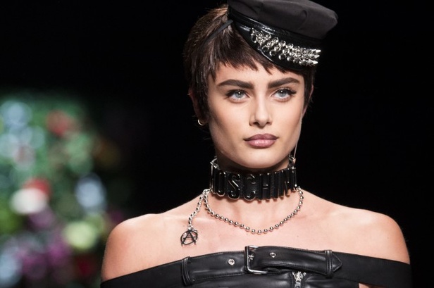 مجموعة Moschino لربيع وصيف 2018