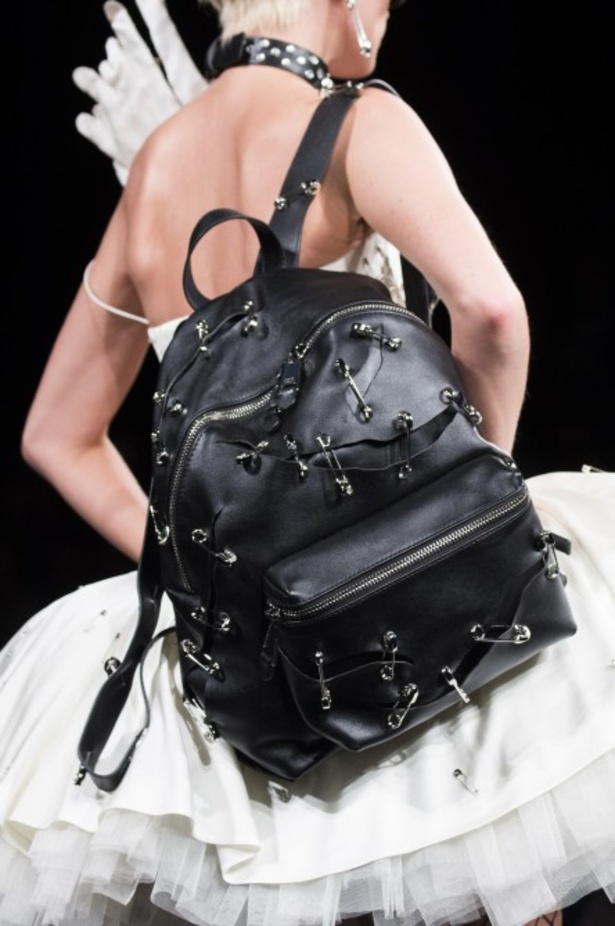 مجموعة Moschino لربيع وصيف 2018