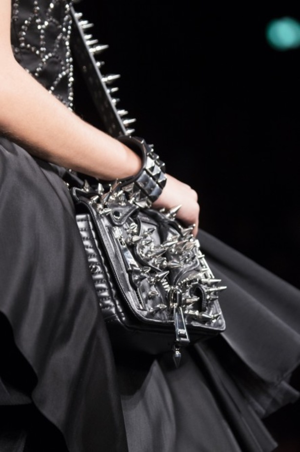 مجموعة Moschino لربيع وصيف 2018