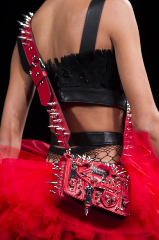 مجموعة Moschino لربيع وصيف 2018