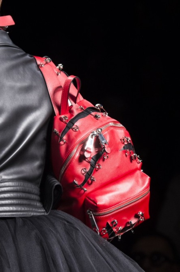 مجموعة Moschino لربيع وصيف 2018