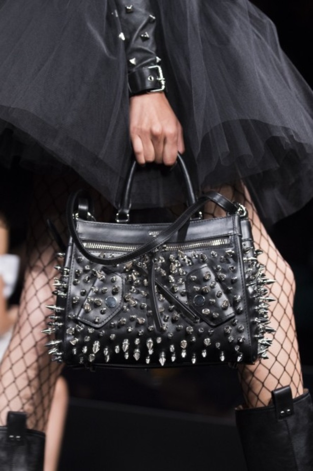 مجموعة Moschino لربيع وصيف 2018