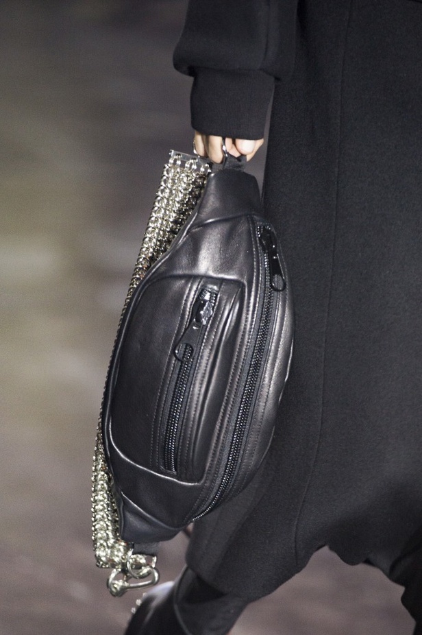 أناقة الأسود مع ألكسندر وانغ لخريف و شتاء 2017