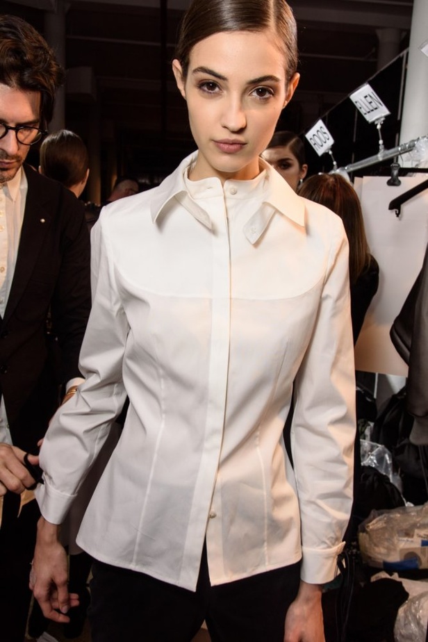 كارولينا هيريرا تقدّم تصاميم كلاسيكية لخريف وشتاء 2017