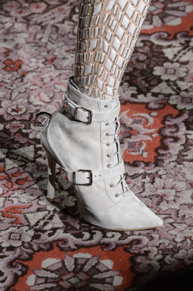 مجموعة جوليان ماكدونالد للألبسة الجاهزة لخريف و شتاء 2017