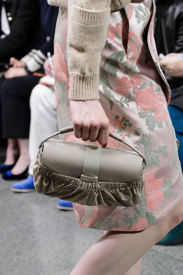 مجموعة كريستوفر كاين للألبسة الجاهزة لخريف و شتاء 2017