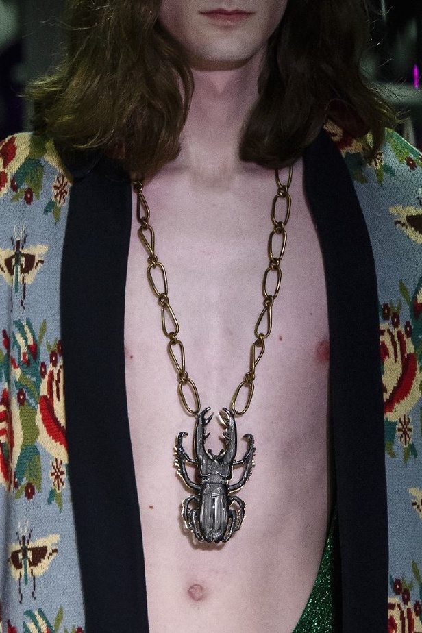 الازياء المشجرة بالوان مبهجة احدث موضة من دار غوتشي في شتاء 2018