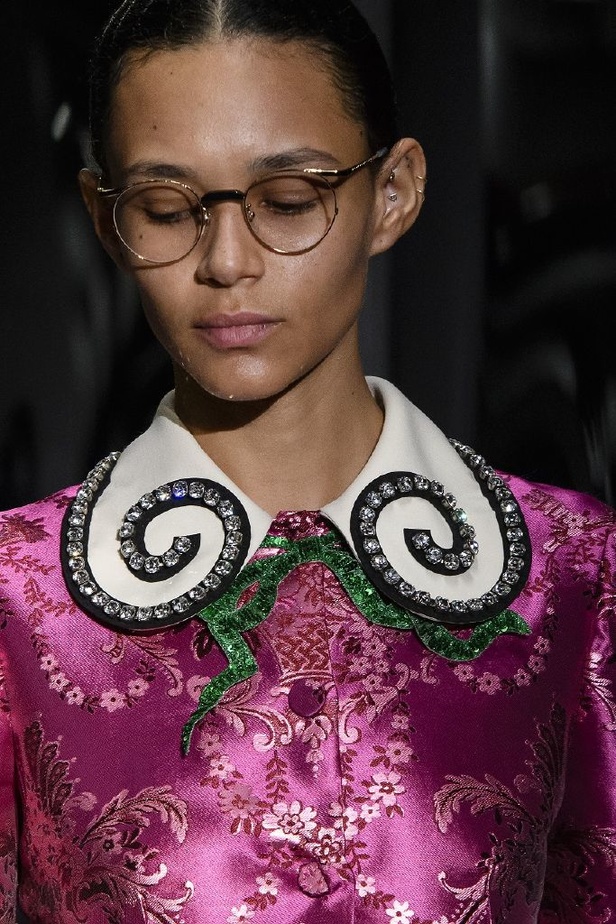 الازياء المشجرة بالوان مبهجة احدث موضة من دار غوتشي في شتاء 2018