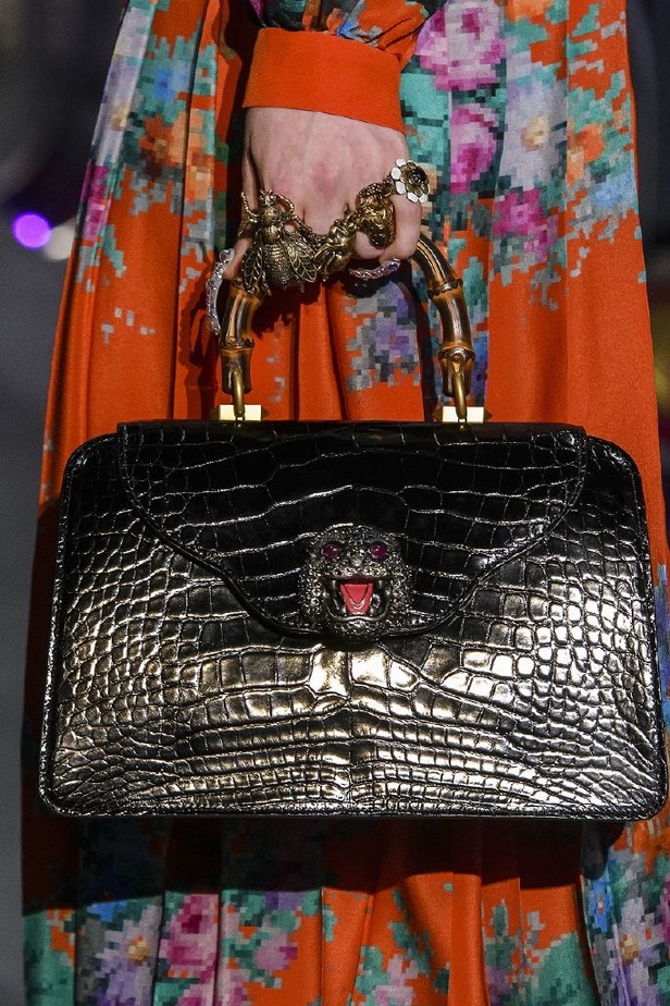 الازياء المشجرة بالوان مبهجة احدث موضة من دار غوتشي في شتاء 2018