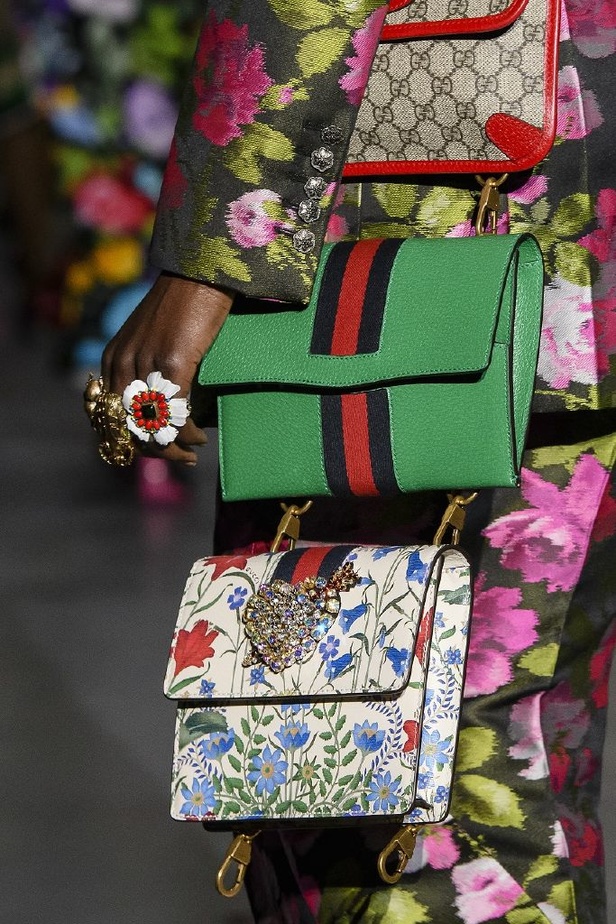 الازياء المشجرة بالوان مبهجة احدث موضة من دار غوتشي في شتاء 2018