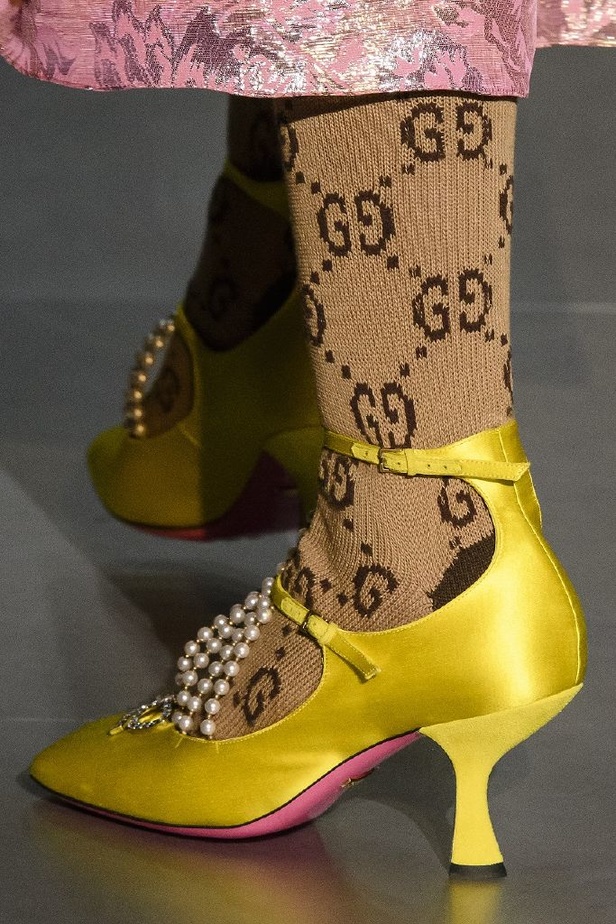 الازياء المشجرة بالوان مبهجة احدث موضة من دار غوتشي في شتاء 2018