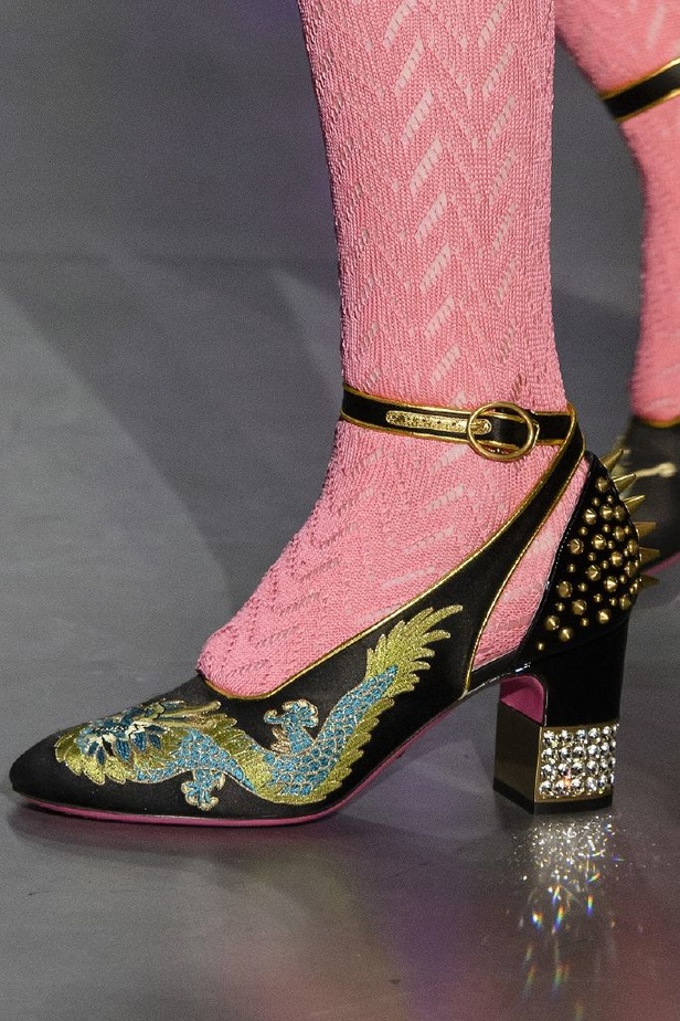 الازياء المشجرة بالوان مبهجة احدث موضة من دار غوتشي في شتاء 2018