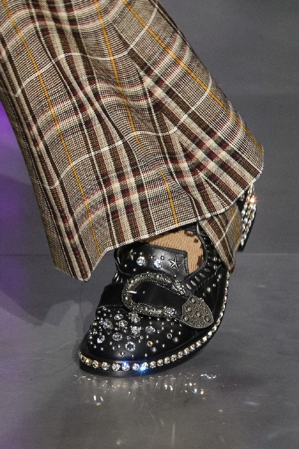 الازياء المشجرة بالوان مبهجة احدث موضة من دار غوتشي في شتاء 2018