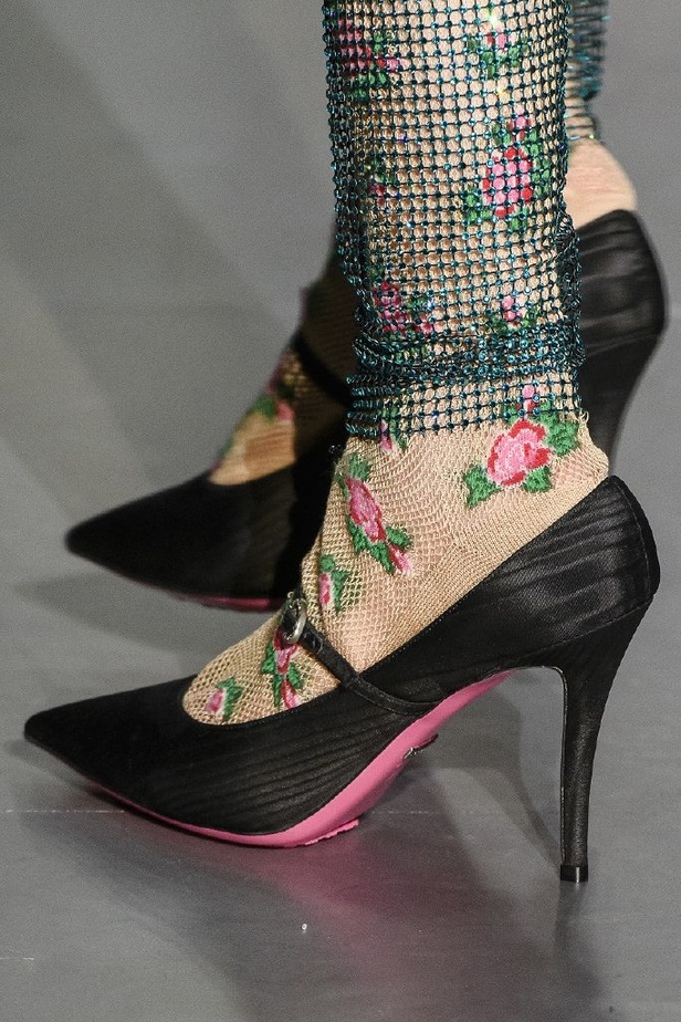 الازياء المشجرة بالوان مبهجة احدث موضة من دار غوتشي في شتاء 2018