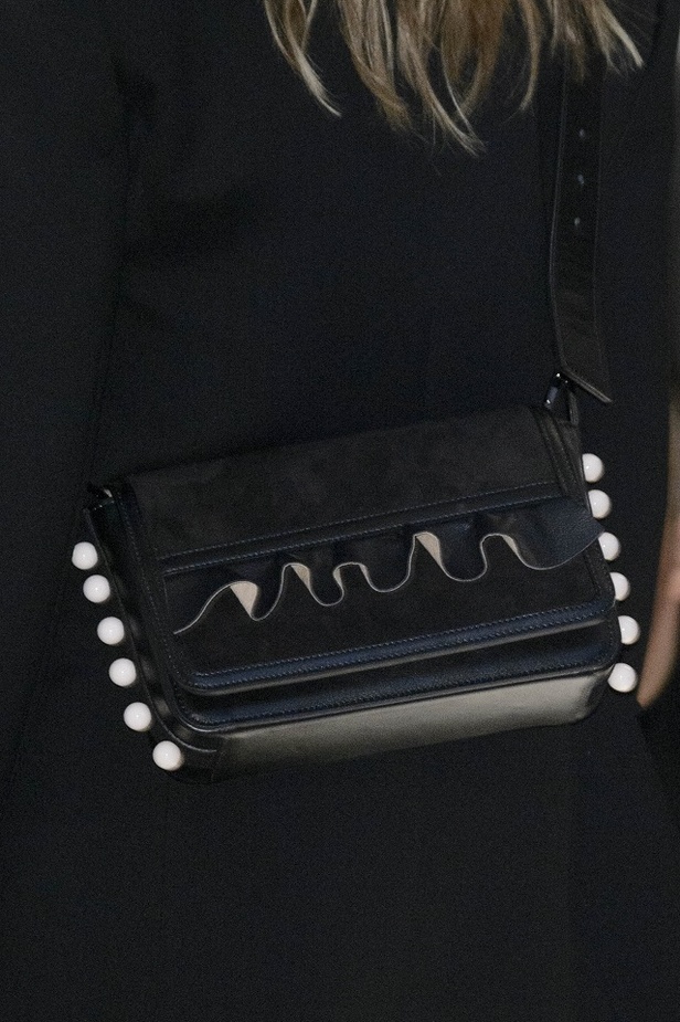 مجموعة Les Copains الأنيقة لخريف وشتاء 2017