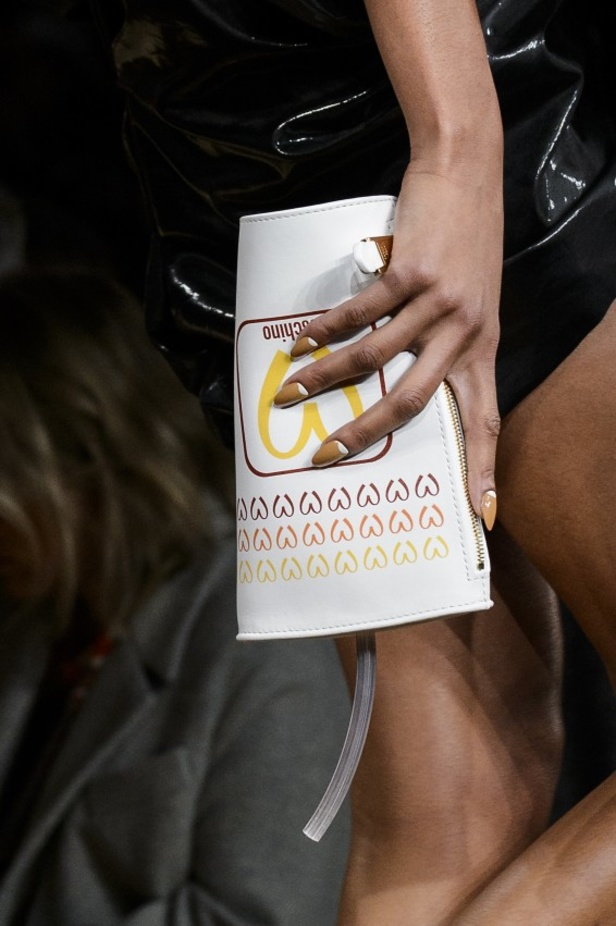 مجموعة "موسكينو" لموسم خريف وشتاء 2017-2018