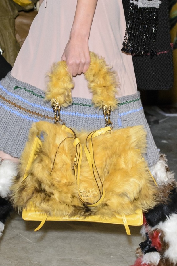 عرض أزياء Prada لخريف ٢٠١٧ !