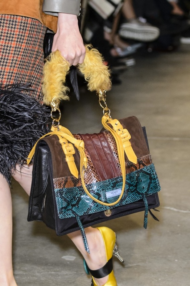 عرض أزياء Prada لخريف ٢٠١٧ !