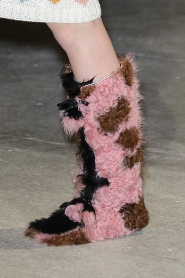 عرض أزياء Prada لخريف ٢٠١٧ !