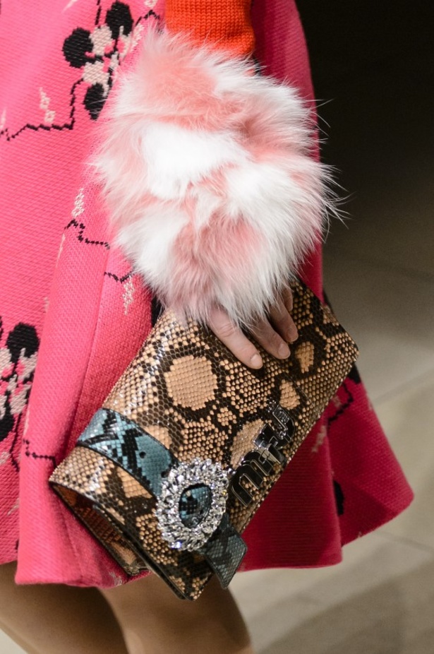 عرض أزياء ميو ميو لموسم خريف وشتاء 2017