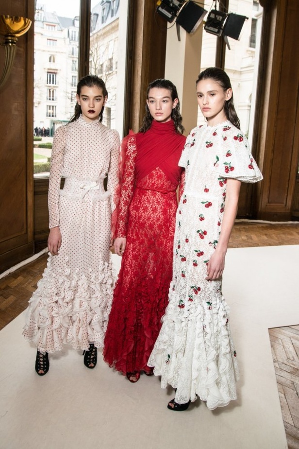 مجموعة جيامباتيستا فالي Giambattista Valli لخريف وشتاء 2017