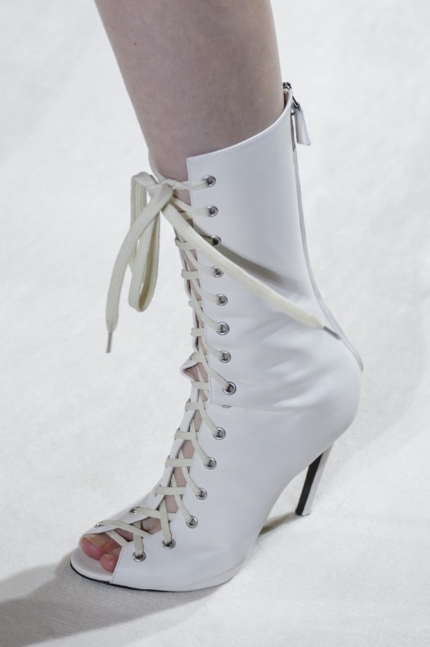 مجموعة جيامباتيستا فالي Giambattista Valli لخريف وشتاء 2017