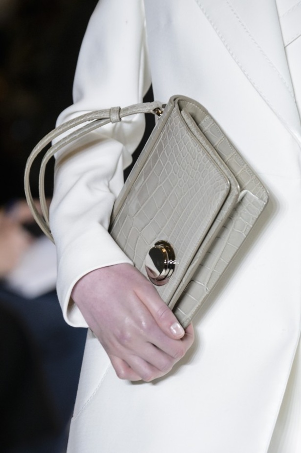 مجموعة جيامباتيستا فالي Giambattista Valli لخريف وشتاء 2017