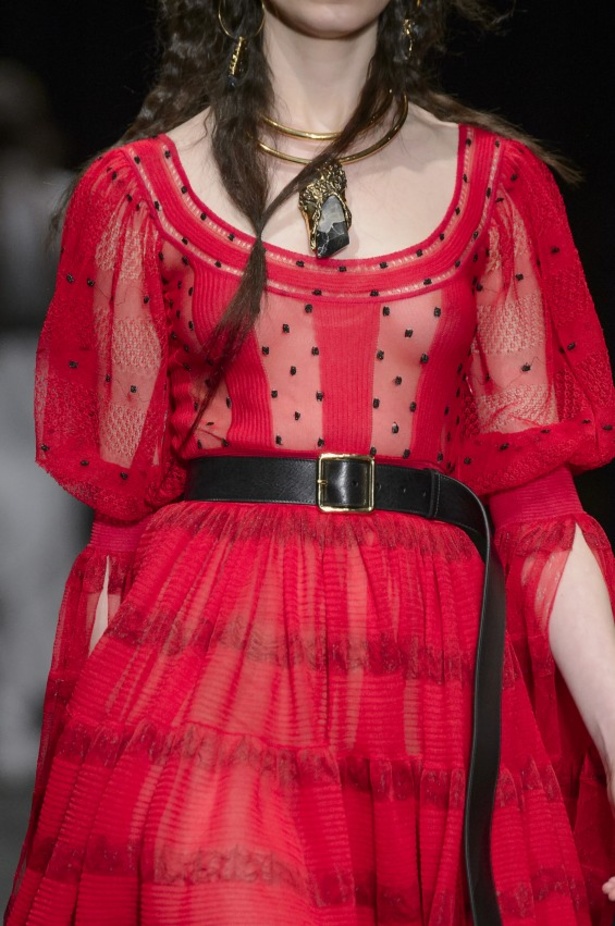 مجموعة الكسندر ماكوين للألبسة الجاهزة لخريف و شتاء 2017