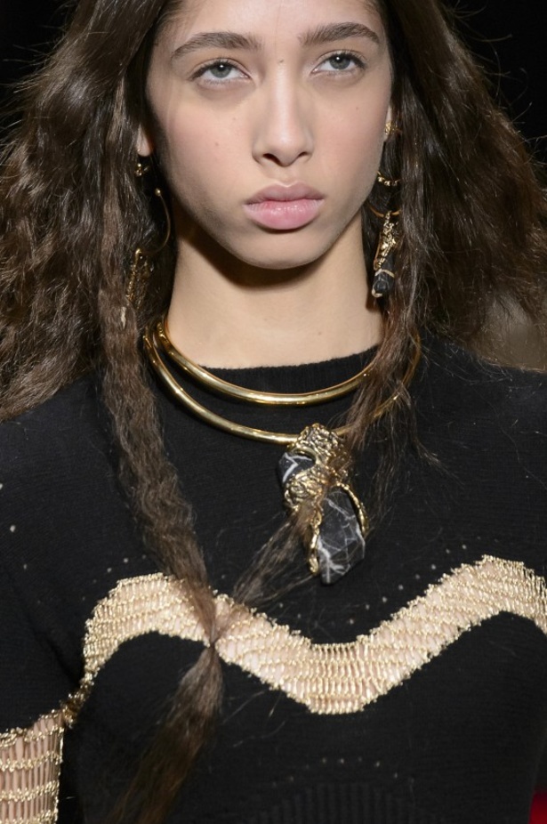 مجموعة الكسندر ماكوين للألبسة الجاهزة لخريف و شتاء 2017