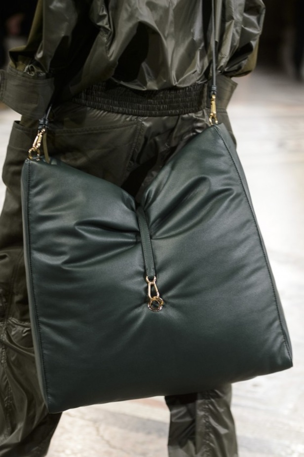 عرض أزياء ستيلا مكارتني لموسم خريف وشتاء 2017