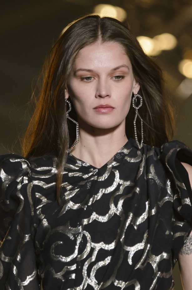 عرض أزياء إيزابيل ماران لخريف وشتاء 2017