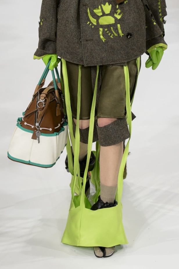 عرض أزياء ميزون مارجيلا لخريف وشتاء 2017-2018