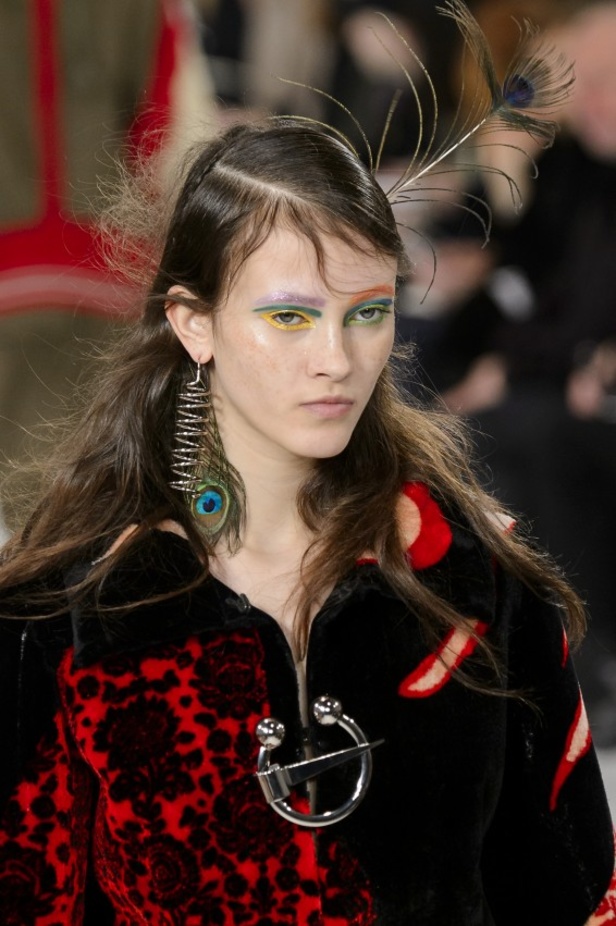 عرض أزياء ميزون مارجيلا لخريف وشتاء 2017-2018