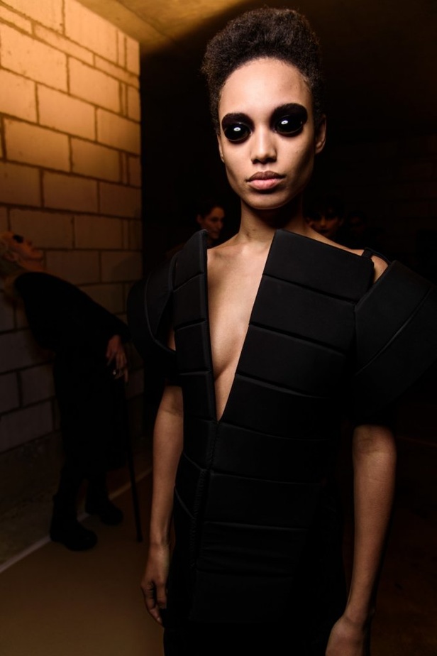 عرض أزياء المصمم Gareth Pugh لخريف وشتاء 2017