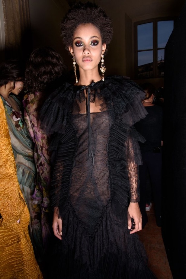  مجموعة Alberta Ferretti لخريف وشتاء 2017 !