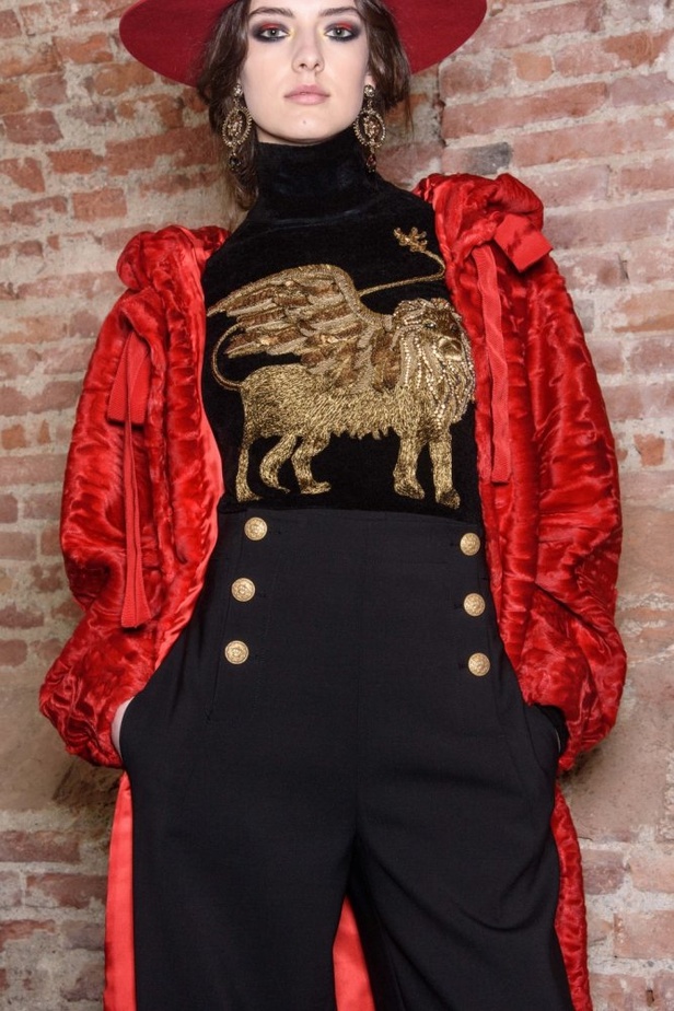  مجموعة Alberta Ferretti لخريف وشتاء 2017 !