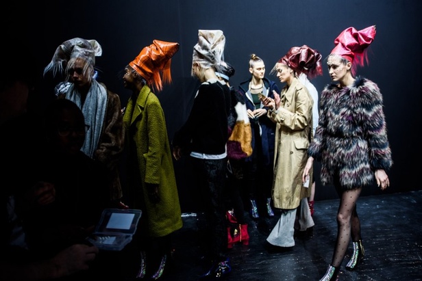 عرض أزياء Manish Arora لخريف وشتاء 2017