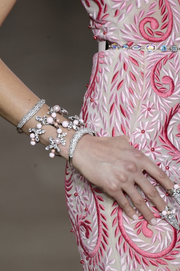 مجموعة جورج حبيقة للأزياء الفاخرة لربيع وصيف 2017  !