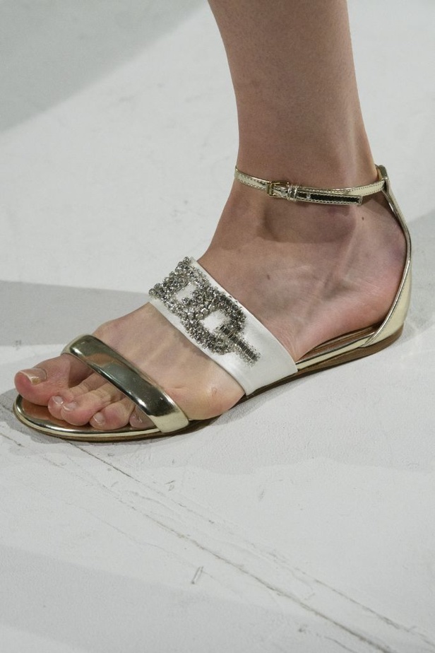 عرض ملكي لمجموعة جيامباتيستا فالي لربيع وصيف 2017