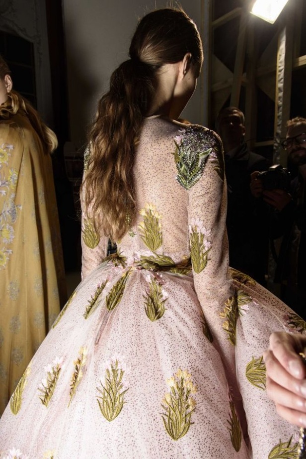 عرض ملكي لمجموعة جيامباتيستا فالي لربيع وصيف 2017