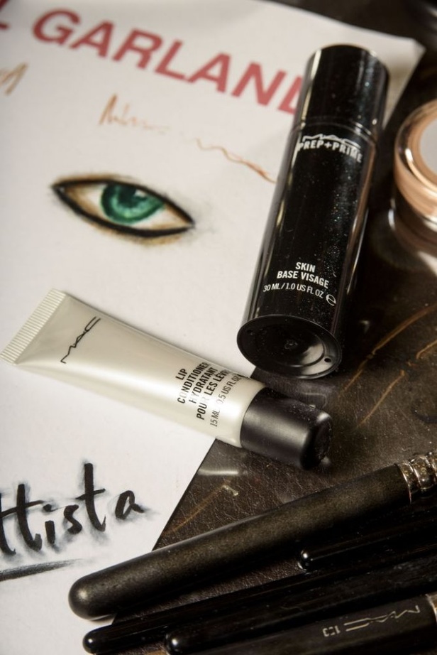 عرض ملكي لمجموعة جيامباتيستا فالي لربيع وصيف 2017