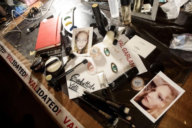 عرض ملكي لمجموعة جيامباتيستا فالي لربيع وصيف 2017