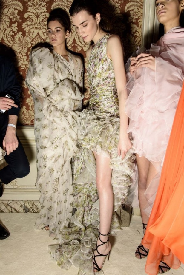 عرض ملكي لمجموعة جيامباتيستا فالي لربيع وصيف 2017