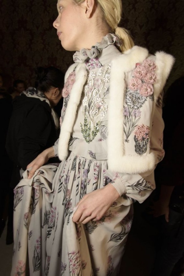 عرض ملكي لمجموعة جيامباتيستا فالي لربيع وصيف 2017