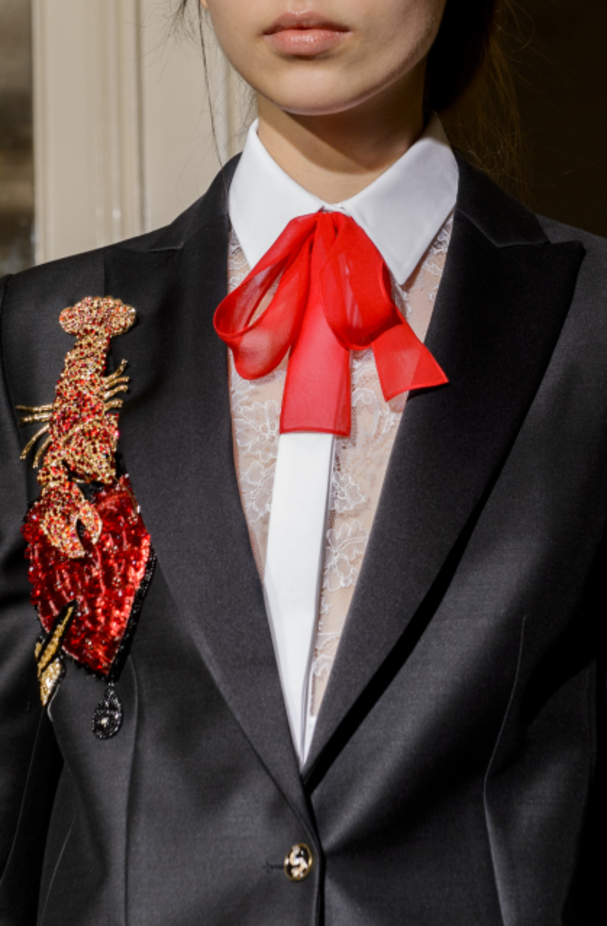 مجموعة الألبسة الراقية من شياباريلي لربيع 2017